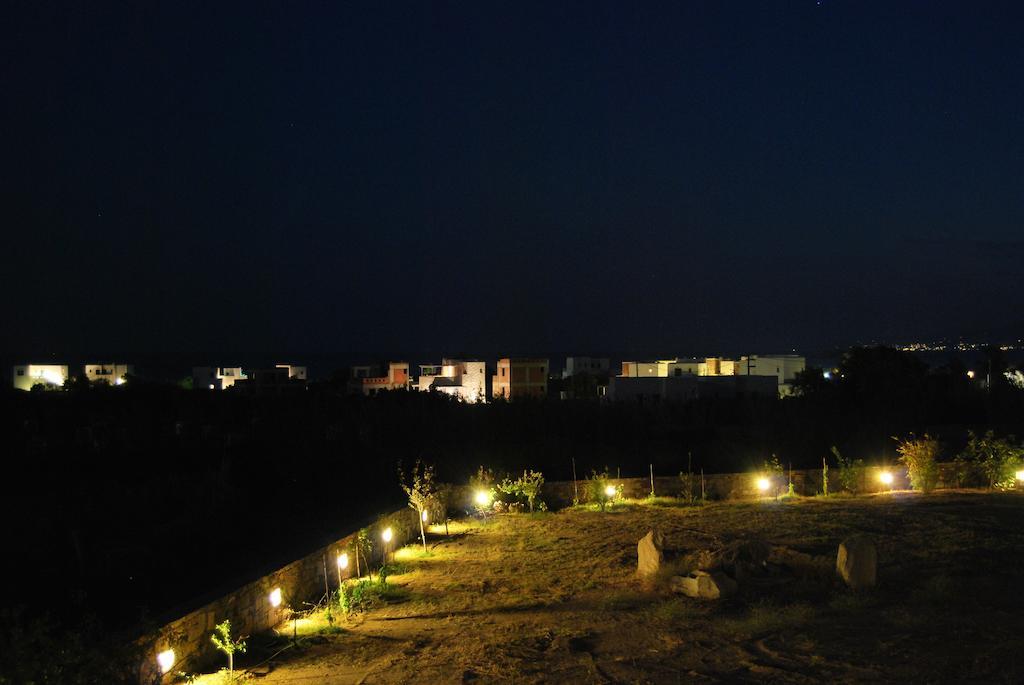 Amfitriti'S Apartment Naxos City Chambre photo
